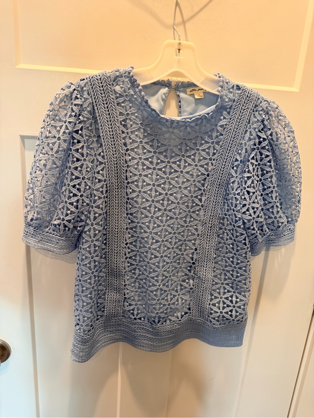 Ultra Pink Blue Crochet Lace Puff Sleeve Top S